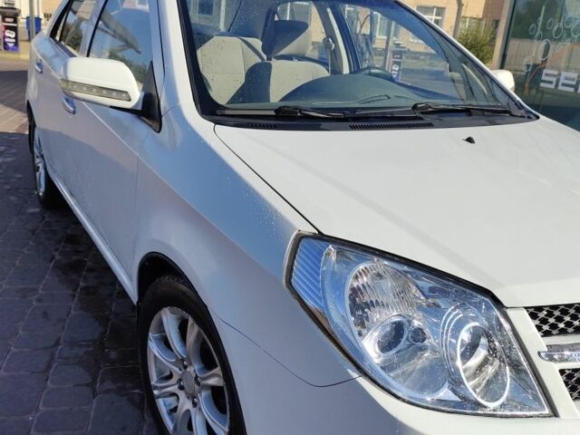 Белый Джили МК, объемом двигателя 0 л и пробегом 86 тыс. км за 2900 $, фото 1 на Automoto.ua