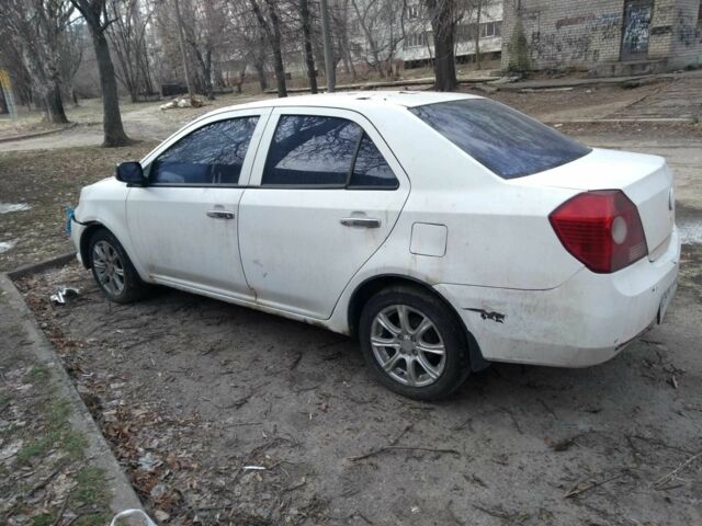 Білий Джилі МК, об'ємом двигуна 1.5 л та пробігом 168 тис. км за 1800 $, фото 1 на Automoto.ua