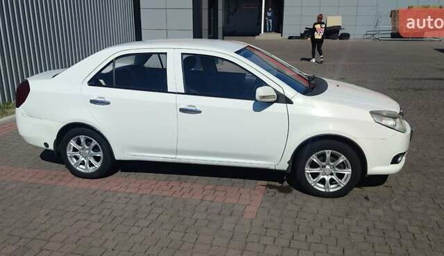 Білий Джилі МК, об'ємом двигуна 1.5 л та пробігом 166 тис. км за 3650 $, фото 1 на Automoto.ua