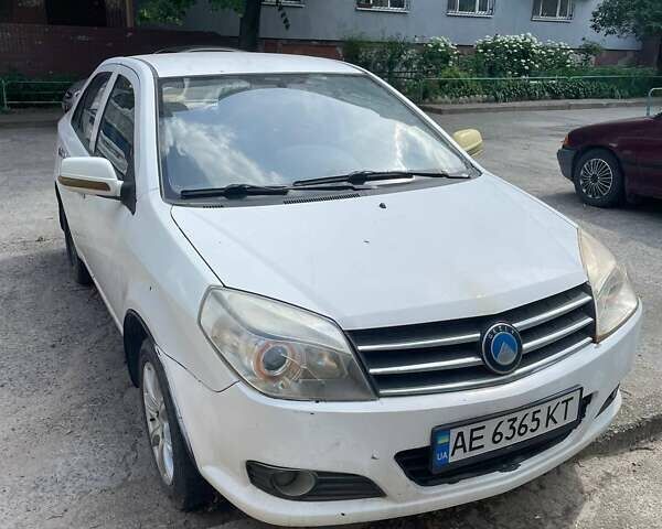 Білий Джилі МК, об'ємом двигуна 1.5 л та пробігом 193 тис. км за 2100 $, фото 1 на Automoto.ua