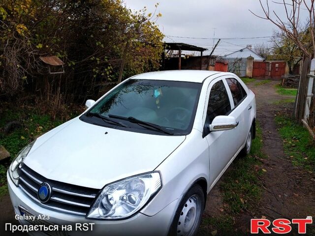 Белый Джили МК, объемом двигателя 1.5 л и пробегом 170 тыс. км за 2800 $, фото 1 на Automoto.ua