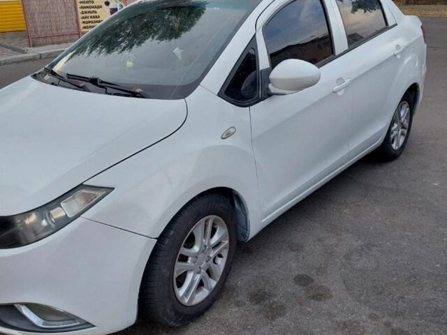 Білий Джилі МК, об'ємом двигуна 1.5 л та пробігом 195 тис. км за 3200 $, фото 1 на Automoto.ua