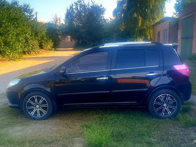 Чорний Джилі МК, об'ємом двигуна 1.5 л та пробігом 155 тис. км за 3300 $, фото 1 на Automoto.ua