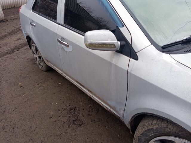 Серый Джили МК, объемом двигателя 1.6 л и пробегом 250 тыс. км за 1000 $, фото 1 на Automoto.ua