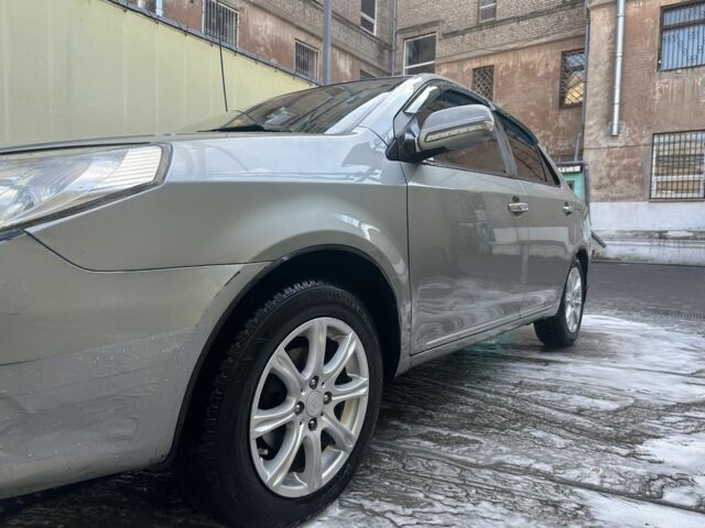 Серый Джили МК, объемом двигателя 1.6 л и пробегом 252 тыс. км за 1500 $, фото 1 на Automoto.ua
