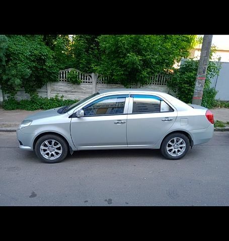 Серый Джили МК, объемом двигателя 1.5 л и пробегом 128 тыс. км за 3250 $, фото 1 на Automoto.ua