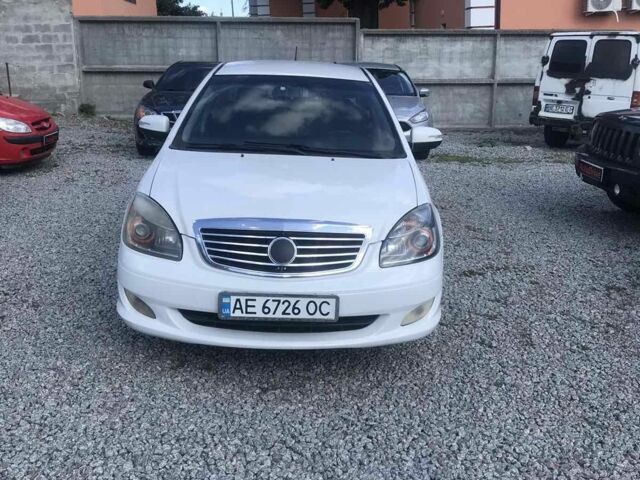 Белый Джили Мапл, объемом двигателя 0 л и пробегом 200 тыс. км за 3199 $, фото 1 на Automoto.ua