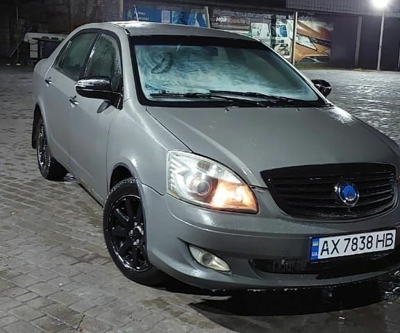 Серый Джили Мапл, объемом двигателя 1.8 л и пробегом 220 тыс. км за 2100 $, фото 1 на Automoto.ua
