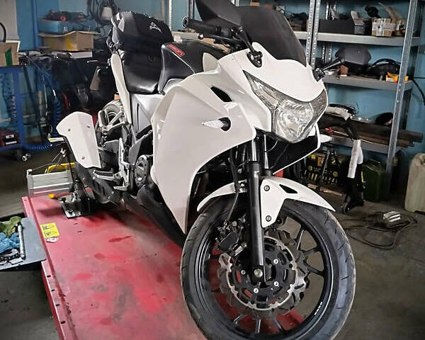 Белый Геон Тосса, объемом двигателя 0.25 л и пробегом 7 тыс. км за 1750 $, фото 1 на Automoto.ua