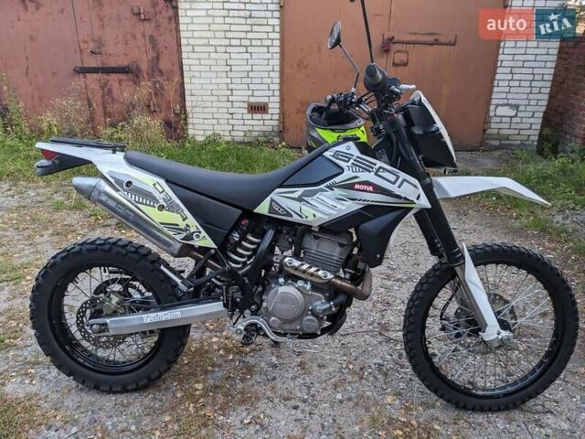 Белый Геон Dakar 250, объемом двигателя 0.25 л и пробегом 10 тыс. км за 1900 $, фото 1 на Automoto.ua