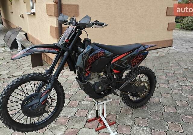 Геон Dakar GNS 300 2023 у Косове на Automoto.ua Чорний Геон Dakar GNS 300, об'ємом двигуна 0 л та пробігом 2 тис. км за 2200 $, фото 1 на Automoto.ua