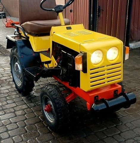 Желтый ХТЗ Т-012, объемом двигателя 0 л и пробегом 10 тыс. км за 2300 $, фото 1 на Automoto.ua