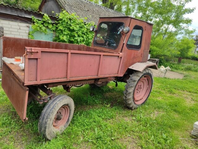 Красный ХТЗ Т-16, объемом двигателя 0 л и пробегом 10 тыс. км за 1698 $, фото 1 на Automoto.ua