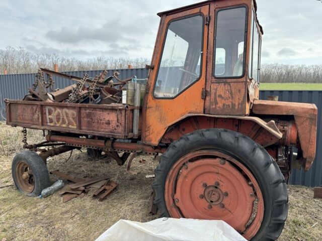 Красный ХТЗ Т-16, объемом двигателя 0 л и пробегом 10 тыс. км за 1016 $, фото 1 на Automoto.ua