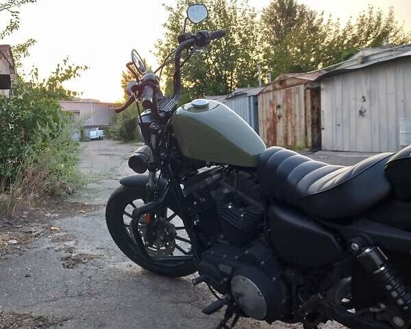 Чорний Харлей-Девідсон 883 Iron, об'ємом двигуна 0.88 л та пробігом 23 тис. км за 6700 $, фото 1 на Automoto.ua