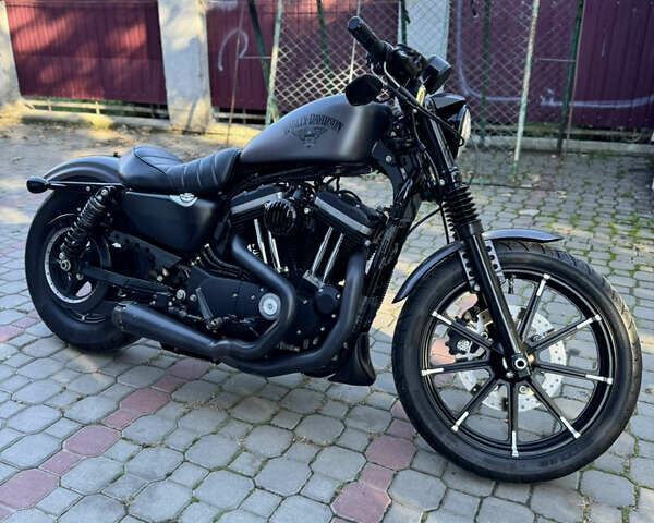 Серый Харлей-Дэвидсон 883 Iron, объемом двигателя 0.88 л и пробегом 14 тыс. км за 8777 $, фото 1 на Automoto.ua