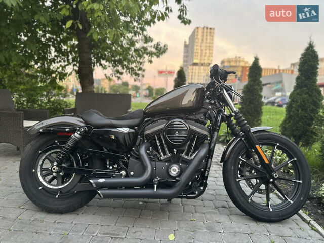 Черный Харлей-Дэвидсон 883 Sportster Custom, объемом двигателя 0.88 л и пробегом 7 тыс. км за 11000 $, фото 1 на Automoto.ua