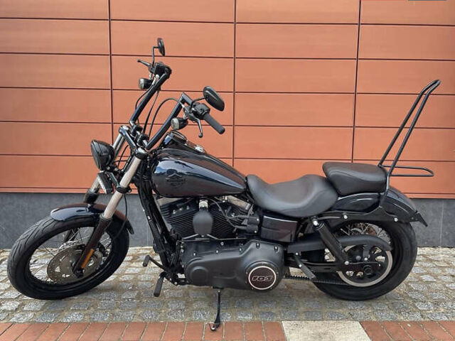 Синий Харлей-Дэвидсон Стрит Боб, объемом двигателя 1.69 л и пробегом 15 тыс. км за 11200 $, фото 1 на Automoto.ua