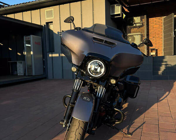 Харлей-Дэвидсон CVO Road Glide, объемом двигателя 1.9 л и пробегом 14 тыс. км за 30000 $, фото 1 на Automoto.ua