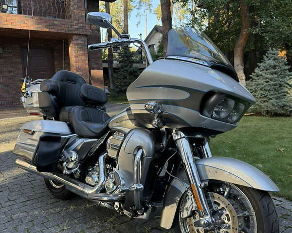 Серый Харлей-Дэвидсон CVO Road Glide, объемом двигателя 1.8 л и пробегом 55 тыс. км за 20000 $, фото 1 на Automoto.ua