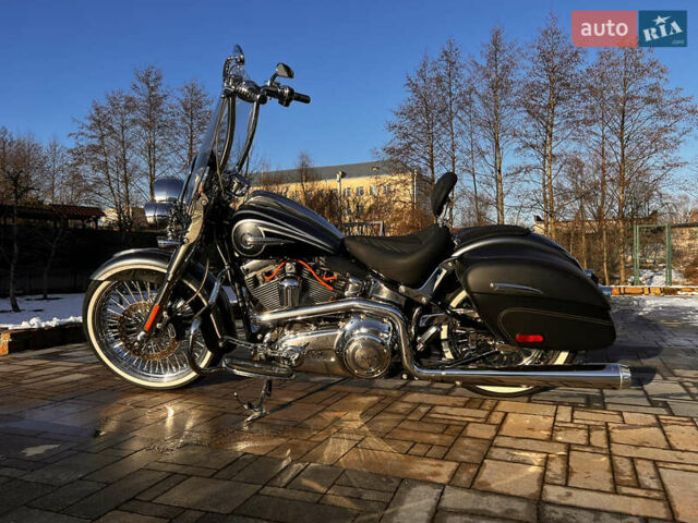 Серый Харлей-Дэвидсон CVO Softail, объемом двигателя 1.8 л и пробегом 26 тыс. км за 25000 $, фото 1 на Automoto.ua