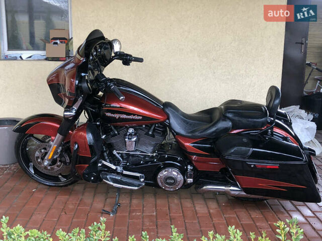 Черный Харлей-Дэвидсон CVO Street Glide, объемом двигателя 1.85 л и пробегом 13 тыс. км за 22500 $, фото 1 на Automoto.ua