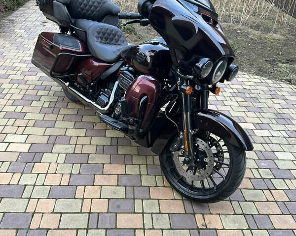 Красный Харлей-Дэвидсон CVO Street Glide, объемом двигателя 2 л и пробегом 31 тыс. км за 35000 $, фото 1 на Automoto.ua