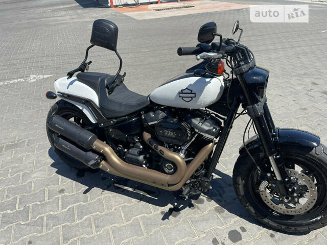 Белый Харлей-Дэвидсон Fat Bob, объемом двигателя 1.85 л и пробегом 3 тыс. км за 18500 $, фото 1 на Automoto.ua