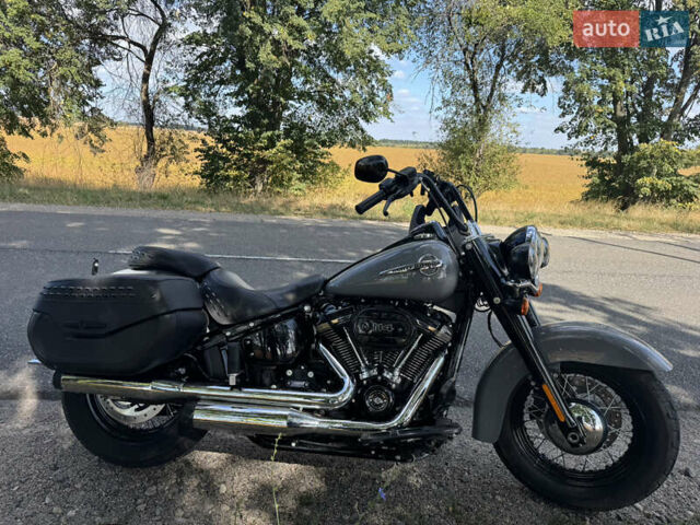 Харлей-Дэвидсон FLHCS 2017 в Черкассах на Automoto.ua Серый Харлей-Дэвидсон FLHCS, объемом двигателя 1.87 л и пробегом 8 тыс. км за 17000 $, фото 1 на Automoto.ua