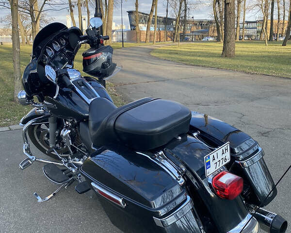 Чорний Харлей-Девідсон FLHTCU Ultra Classic Electra Glide, об'ємом двигуна 1.7 л та пробігом 19 тис. км за 19000 $, фото 1 на Automoto.ua