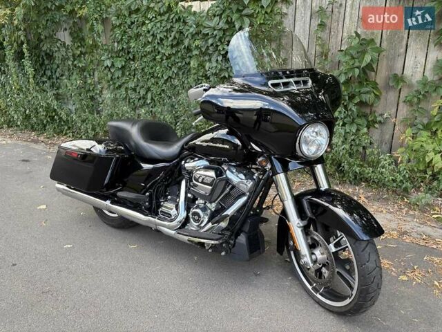 Черный Харлей-Дэвидсон FLHTCU Ultra Classic Electra Glide, объемом двигателя 0 л и пробегом 12 тыс. км за 16300 $, фото 1 на Automoto.ua