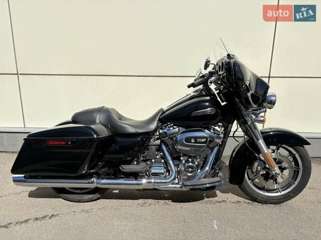 Черный Харлей-Дэвидсон FLHTCU Ultra Classic Electra Glide, объемом двигателя 1.8 л и пробегом 1 тыс. км за 16100 $, фото 1 на Automoto.ua