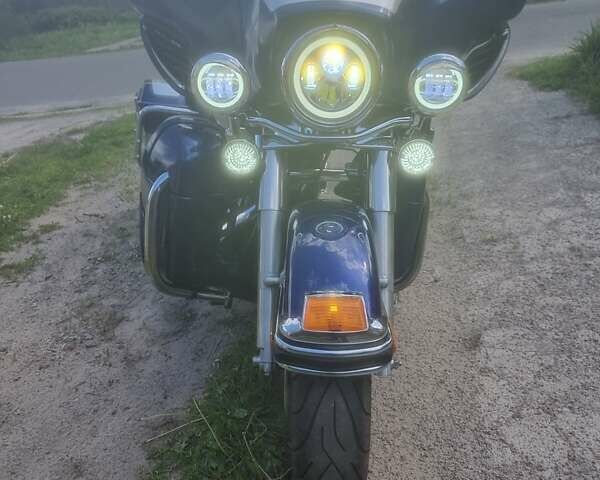 Синий Харлей-Дэвидсон FLHTCU Ultra Classic Electra Glide, объемом двигателя 0 л и пробегом 40 тыс. км за 10500 $, фото 1 на Automoto.ua
