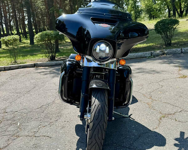 Чорний Харлей-Девідсон FLHX Street Glide, об'ємом двигуна 1.69 л та пробігом 38 тис. км за 13500 $, фото 1 на Automoto.ua