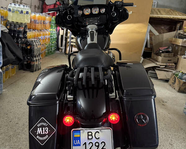 Чорний Харлей-Девідсон FLHX Street Glide, об'ємом двигуна 1.7 л та пробігом 67 тис. км за 14999 $, фото 1 на Automoto.ua