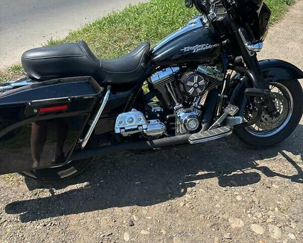Чорний Харлей-Девідсон FLHX Street Glide, об'ємом двигуна 1.58 л та пробігом 37 тис. км за 11500 $, фото 1 на Automoto.ua