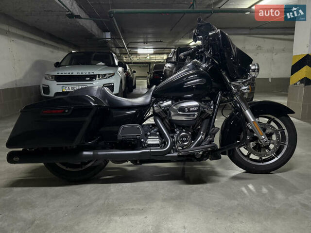 Чорний Харлей-Девідсон FLHX Street Glide, об'ємом двигуна 1.8 л та пробігом 50 тис. км за 13000 $, фото 1 на Automoto.ua