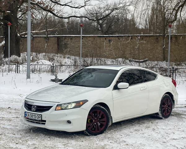 Белый Хонда Аккорд, объемом двигателя 2.4 л и пробегом 171 тыс. км за 9900 $, фото 1 на Automoto.ua