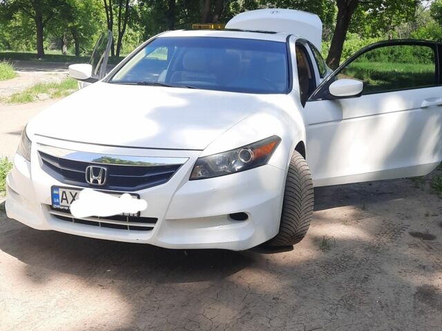 Білий Хонда Аккорд, об'ємом двигуна 2.4 л та пробігом 265 тис. км за 12000 $, фото 1 на Automoto.ua