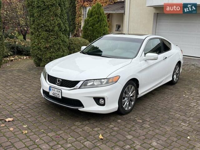 Белый Хонда Аккорд, объемом двигателя 2.36 л и пробегом 223 тыс. км за 11500 $, фото 1 на Automoto.ua