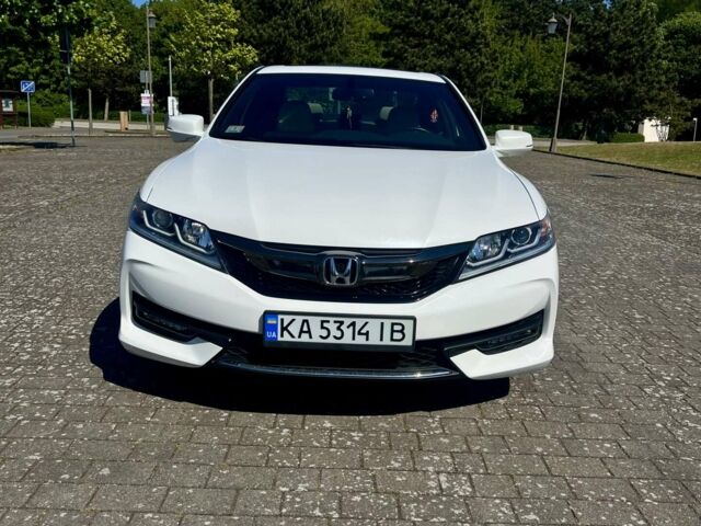 Білий Хонда Аккорд, об'ємом двигуна 1.9 л та пробігом 105 тис. км за 13700 $, фото 1 на Automoto.ua