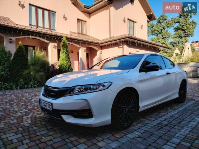 Білий Хонда Аккорд, об'ємом двигуна 2.4 л та пробігом 150 тис. км за 12999 $, фото 1 на Automoto.ua