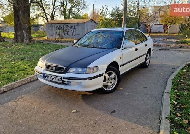 Белый Хонда Аккорд, объемом двигателя 1.85 л и пробегом 280 тыс. км за 1900 $, фото 1 на Automoto.ua