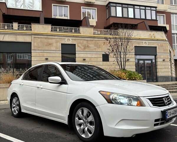 Белый Хонда Аккорд, объемом двигателя 2.35 л и пробегом 260 тыс. км за 7200 $, фото 1 на Automoto.ua