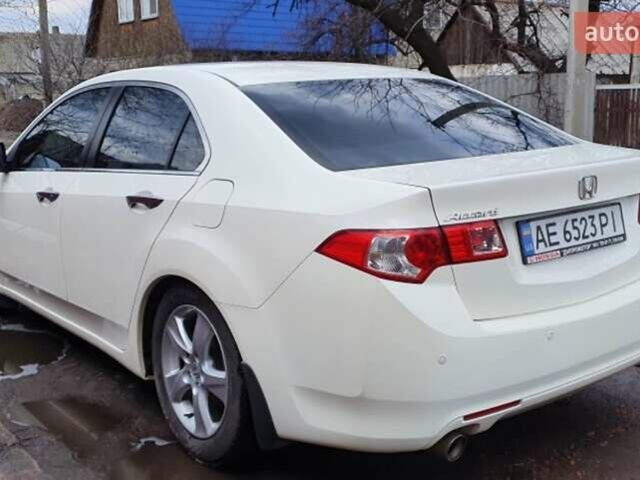 Белый Хонда Аккорд, объемом двигателя 2.4 л и пробегом 162 тыс. км за 12200 $, фото 1 на Automoto.ua