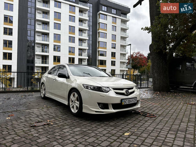 Білий Хонда Аккорд, об'ємом двигуна 2.4 л та пробігом 190 тис. км за 8800 $, фото 1 на Automoto.ua