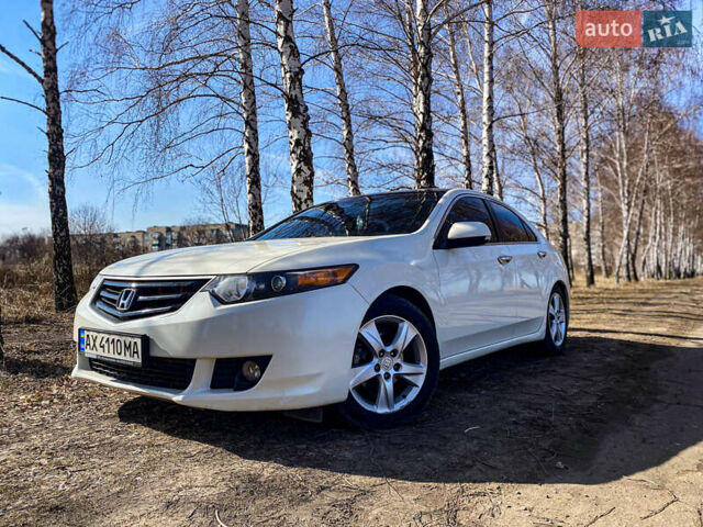 Белый Хонда Аккорд, объемом двигателя 2 л и пробегом 190 тыс. км за 9000 $, фото 1 на Automoto.ua