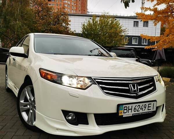 Белый Хонда Аккорд, объемом двигателя 2.35 л и пробегом 118 тыс. км за 12500 $, фото 1 на Automoto.ua