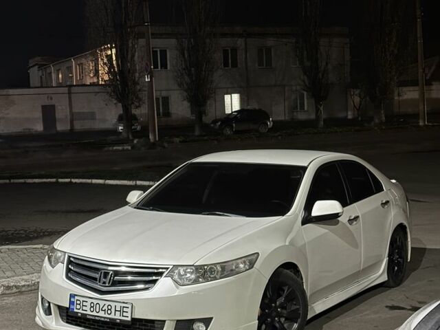 Белый Хонда Аккорд, объемом двигателя 2.4 л и пробегом 245 тыс. км за 9000 $, фото 1 на Automoto.ua