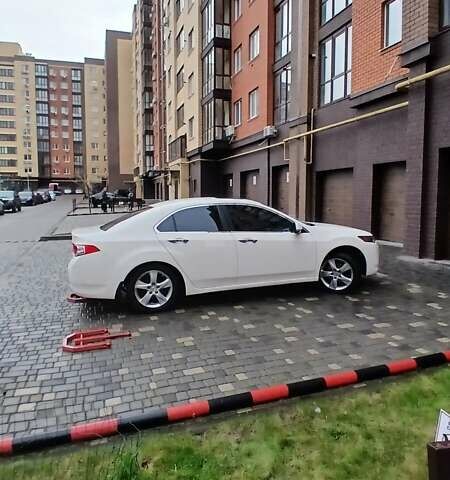 Белый Хонда Аккорд, объемом двигателя 2 л и пробегом 200 тыс. км за 9000 $, фото 1 на Automoto.ua